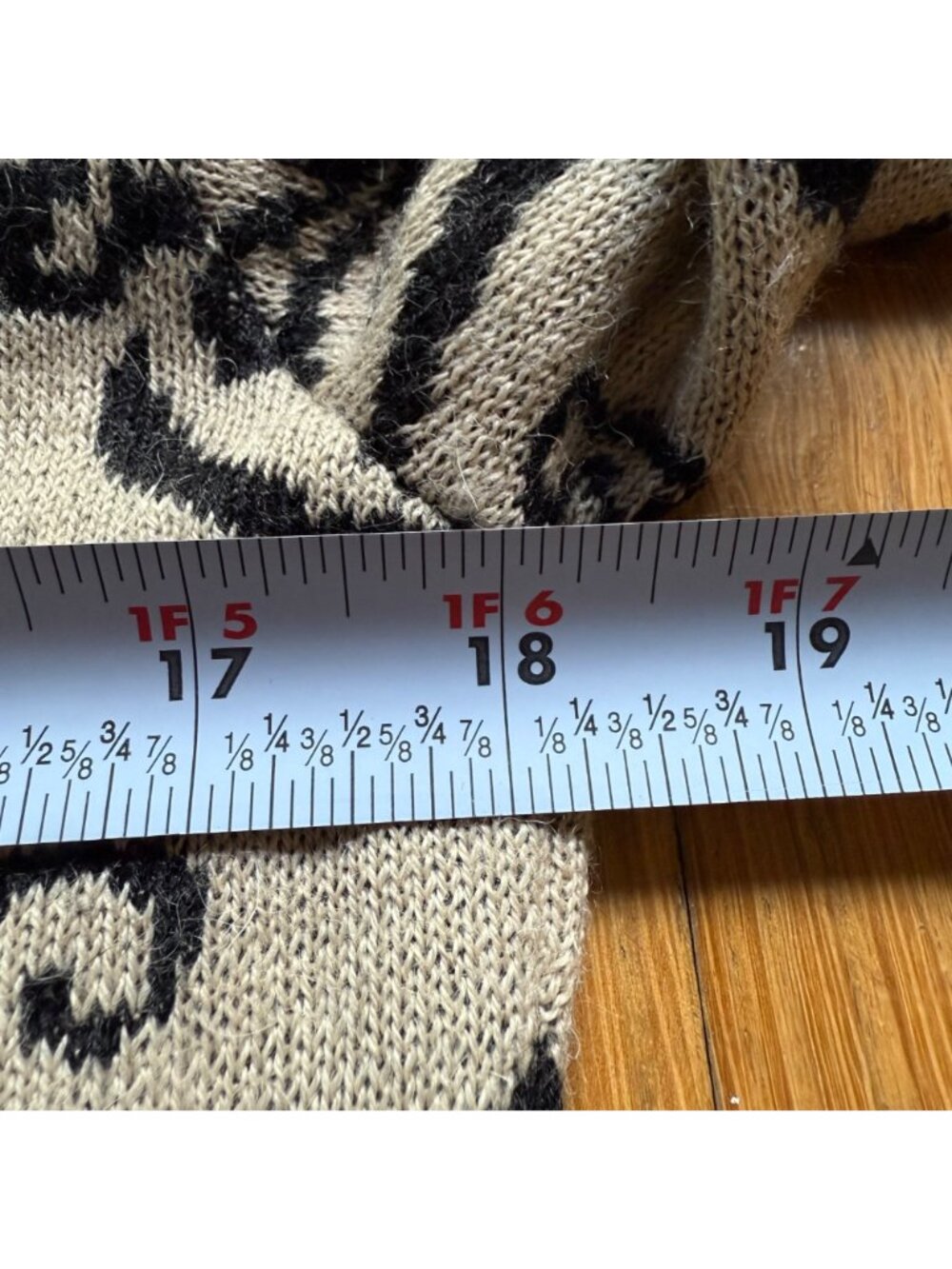 Simply Natural Size S Beige & Black Alpacal Peru Embroidered Cardigan - Picture 16 of 16